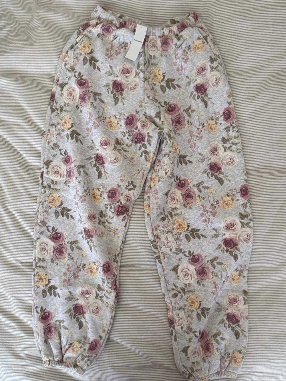 NWT Abercrombie high rise baggy Sunday sweatpants